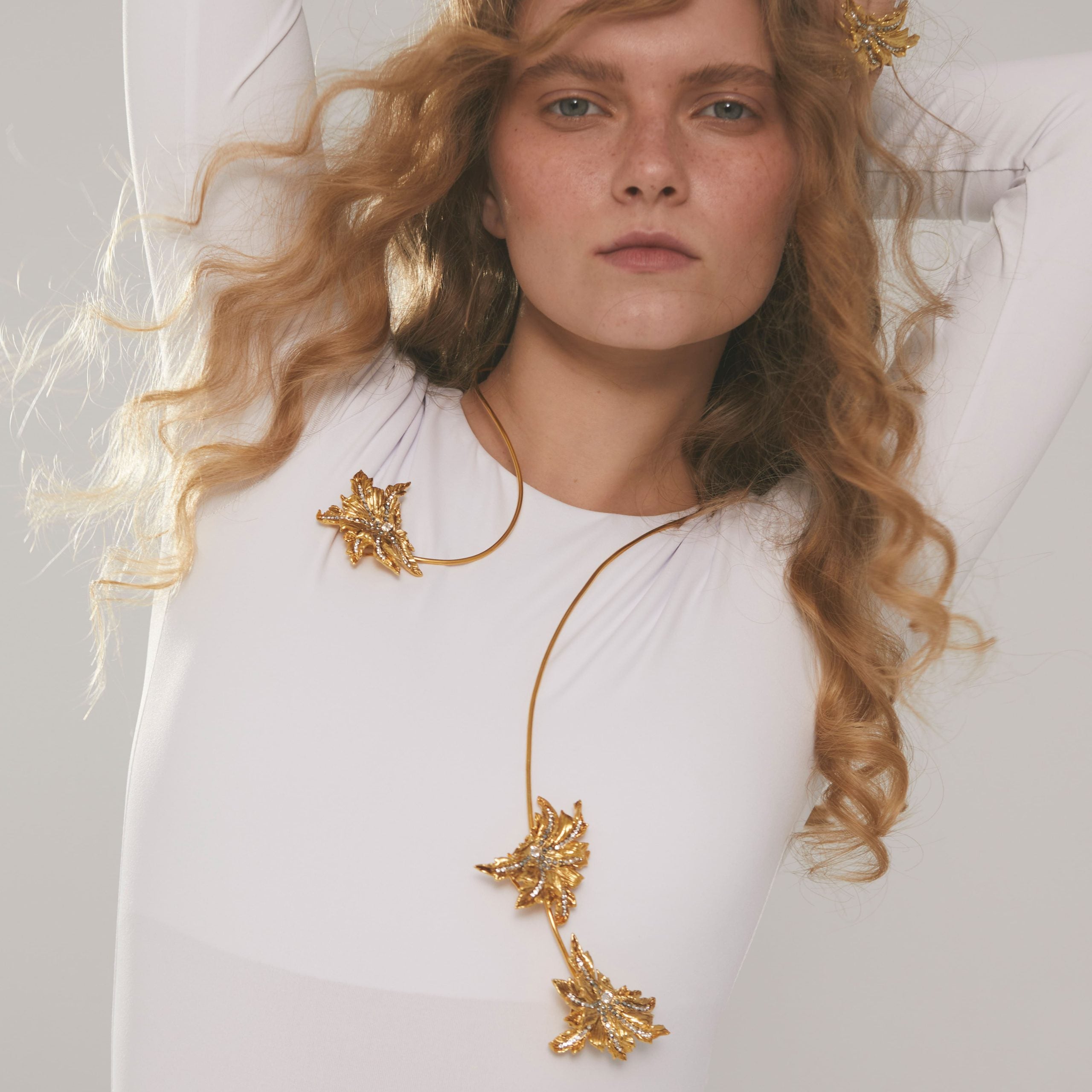 Collar Trópico estructurado